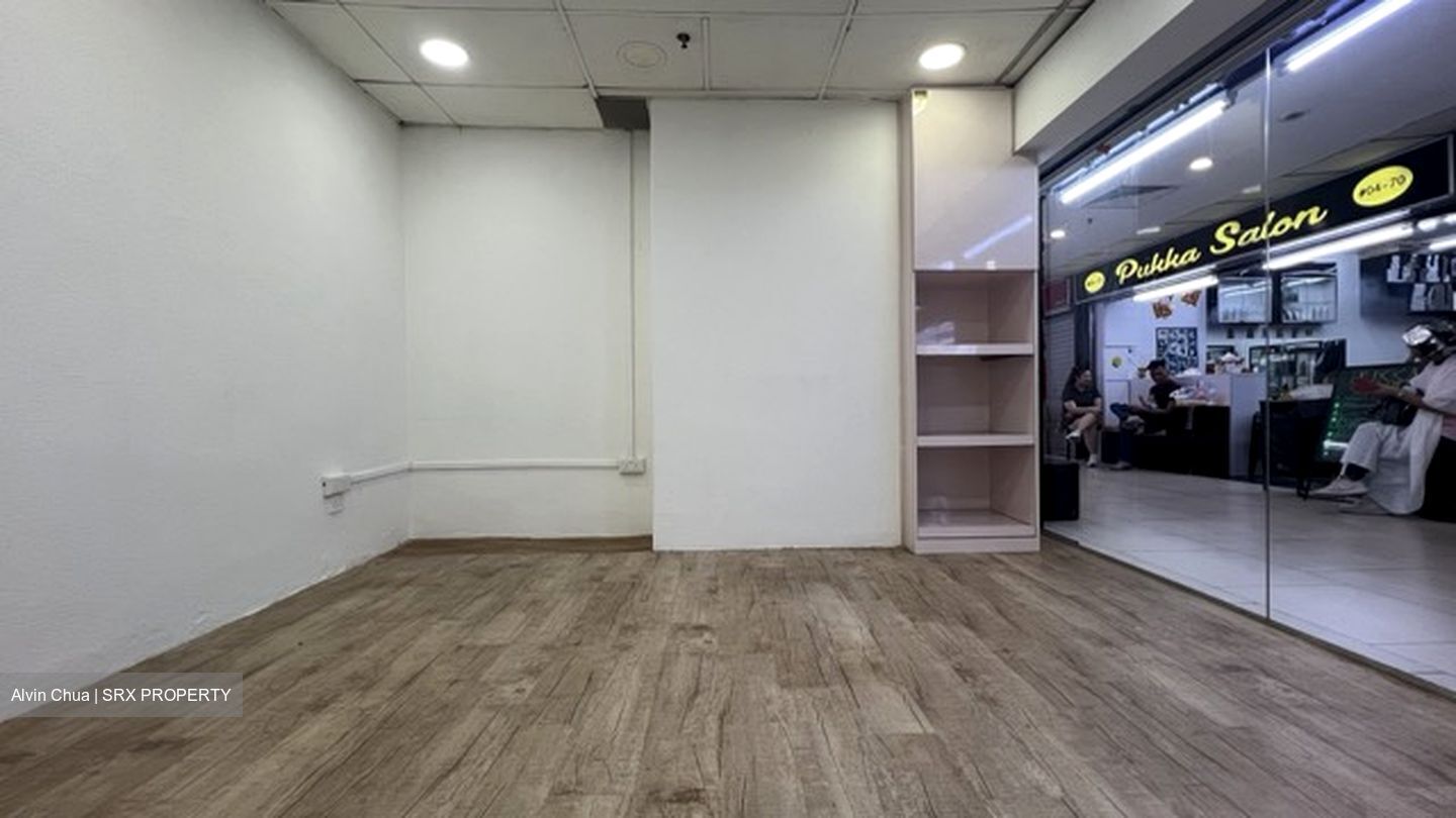 Lucky Plaza (D9), Retail #563192571